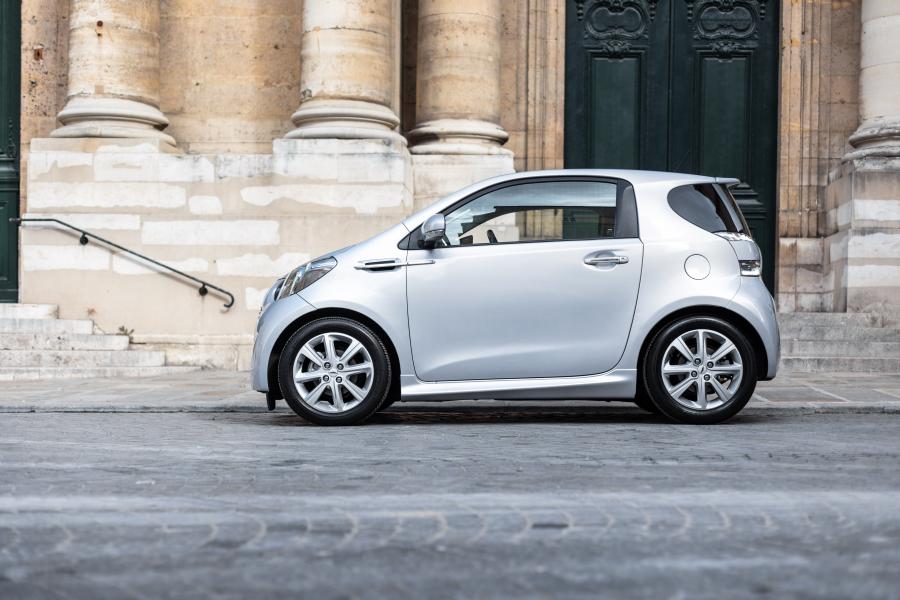  Aston Martin Cygnet Cygnet & Colette 2011 года  (фото 24 из 29)